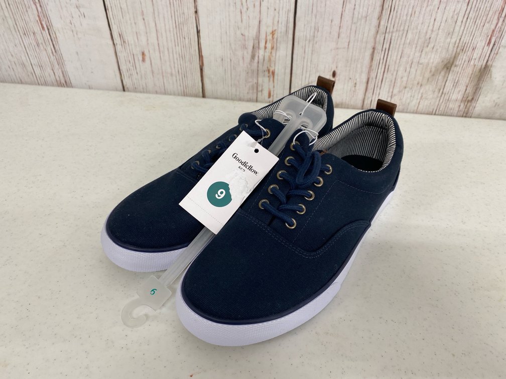 Men’s Size 9 Boat Shoes