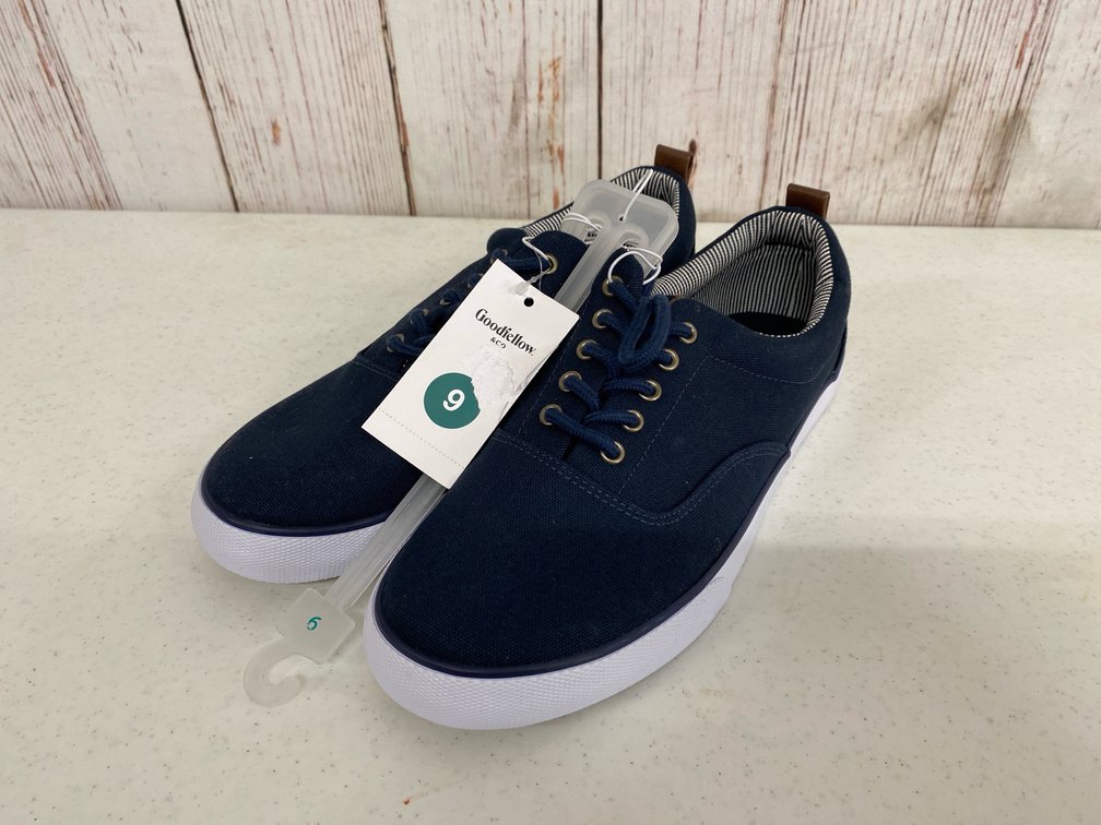 Men’s Size 7 Boat Shoes