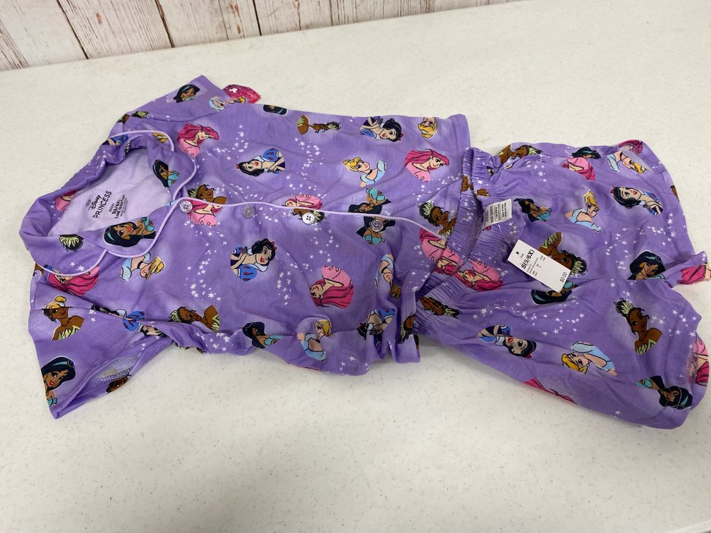 Childs Size Small (6) PJs