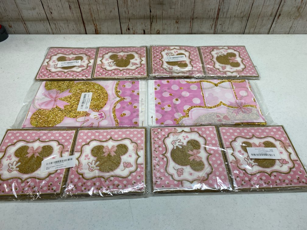 160 Party Napkins + 2 Table Cloths