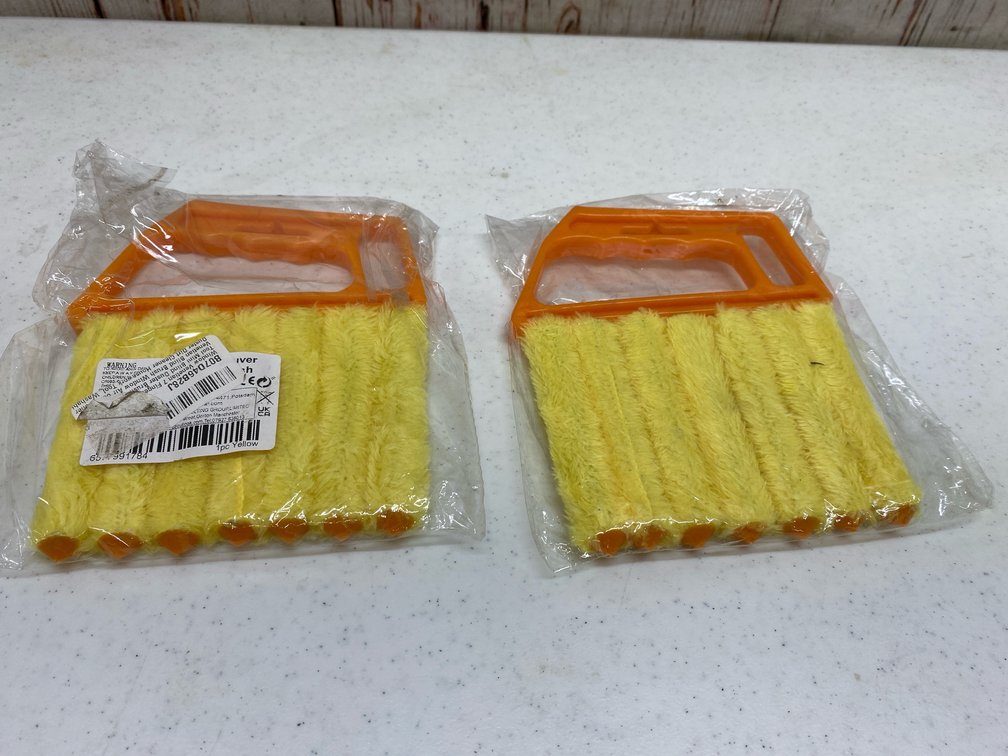 (2) Venetian Blinds Dusters