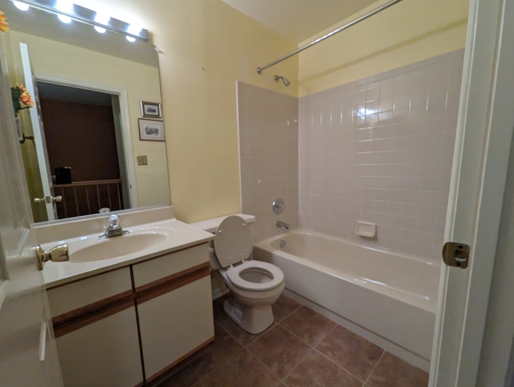 Image for CLEAN 4 BR, 3.5 BA EOG BRICK FRONT TOWNHOME