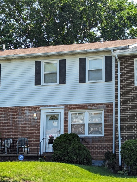 Image for 4 BR, 2.5 BA BRICK FRONT TOWNHOME