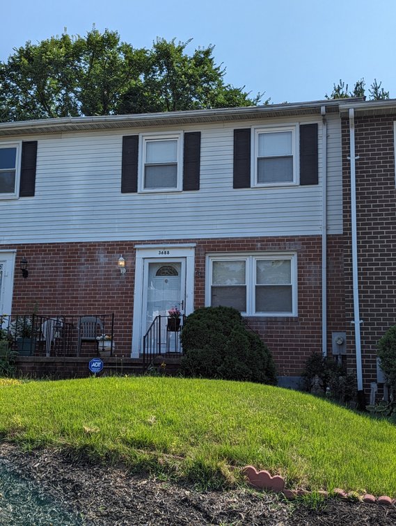 Image for 4 BR, 2.5 BA BRICK FRONT TOWNHOME
