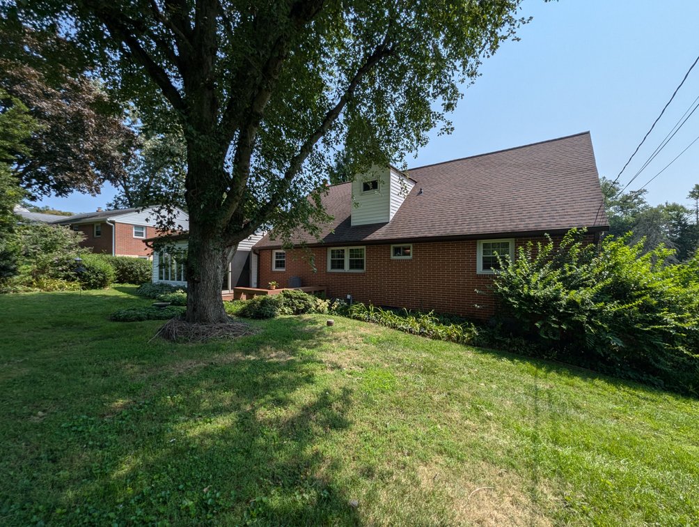 Image for 4 BEDROOM, 2 BATH BRICK CAPE COD W/ SUNROOM
