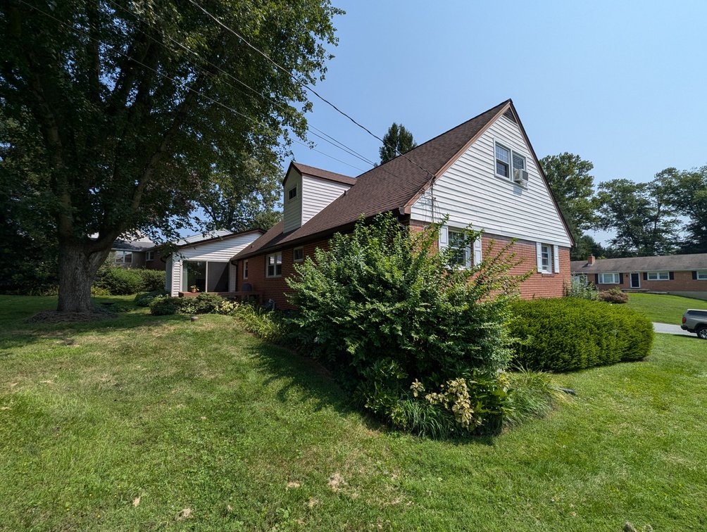 Image for 4 BEDROOM, 2 BATH BRICK CAPE COD W/ SUNROOM