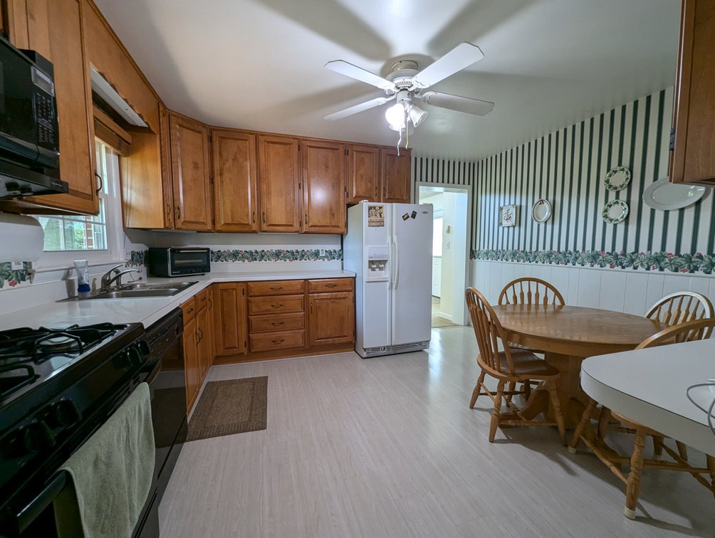 Image for 4 BEDROOM, 2 BATH BRICK CAPE COD W/ SUNROOM
