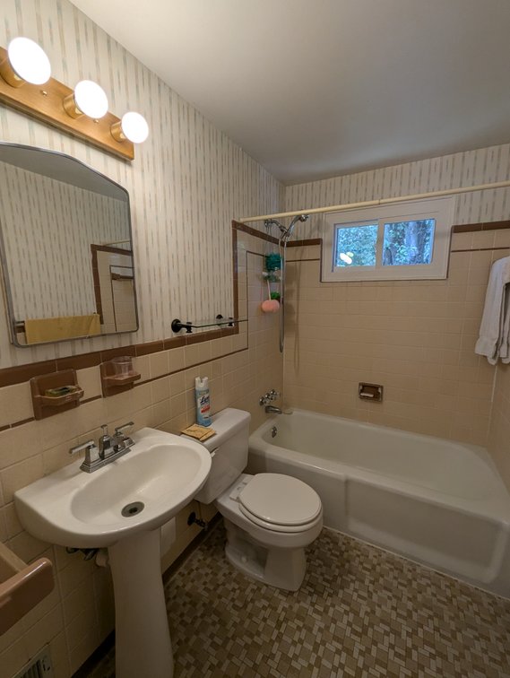 Image for 4 BEDROOM, 2 BATH BRICK CAPE COD W/ SUNROOM