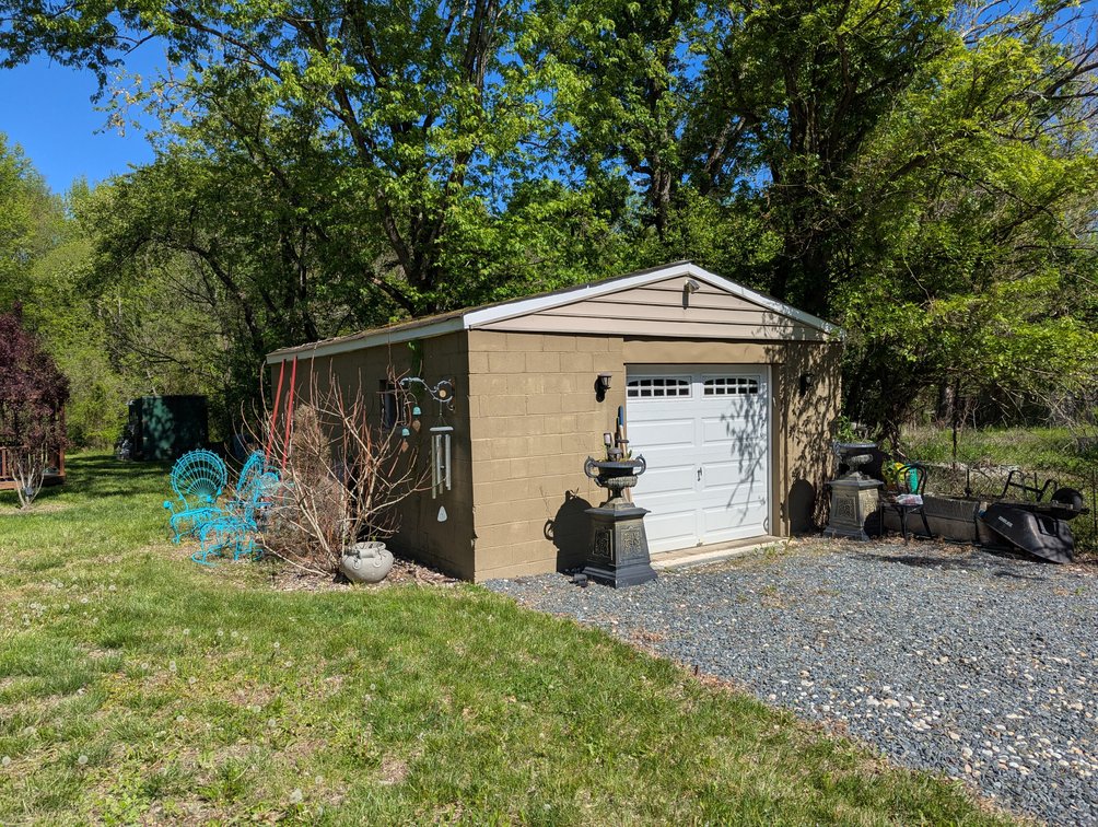 Image for 2-STORY CAPE COD 1.0 +/- AC ANTIQUES, FURNITURE, HOUSEHOLD GOODS, & MORE!