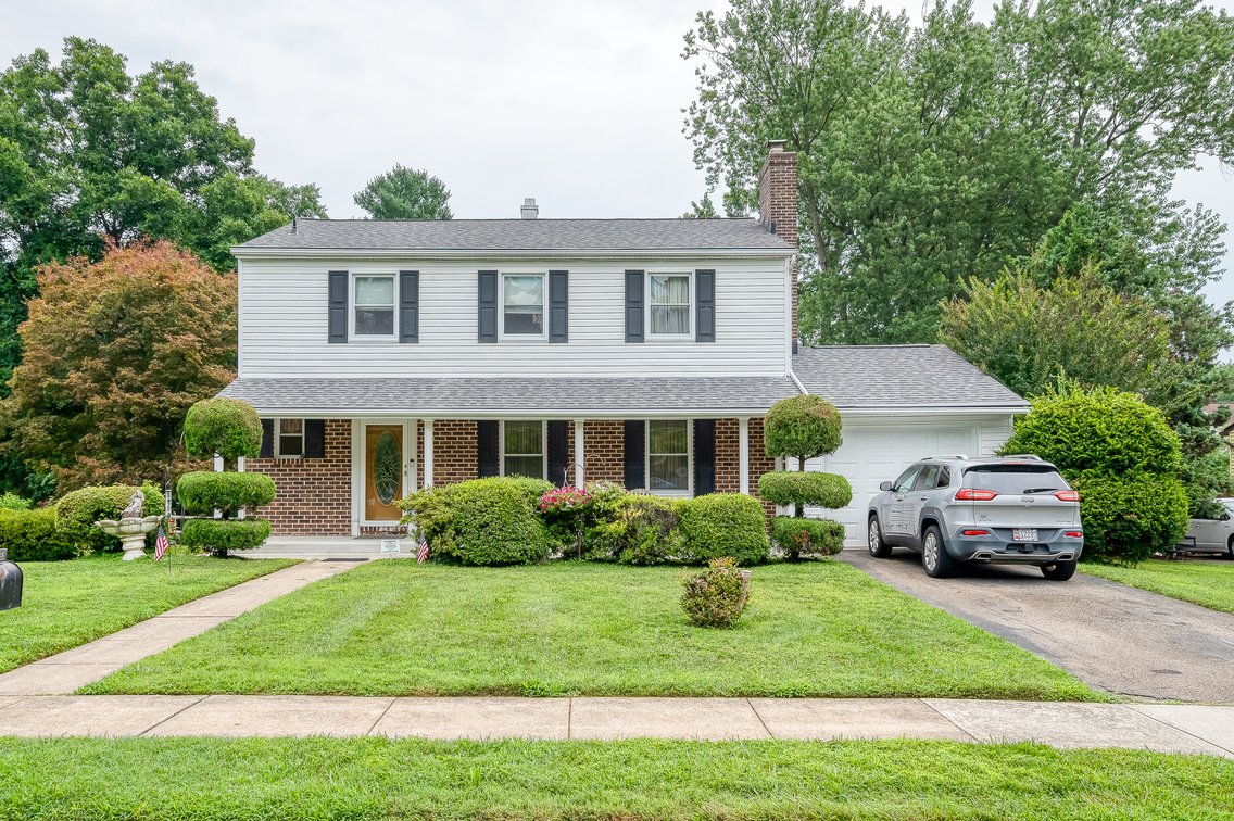 Image for 2-STORY COLONIAL STYLE HOME W/ COVERED FRONT PORCH , ATT. 1-CAR GARAGE, & SPACIOUS/FENCED 0.32 +/- ACRE LOT