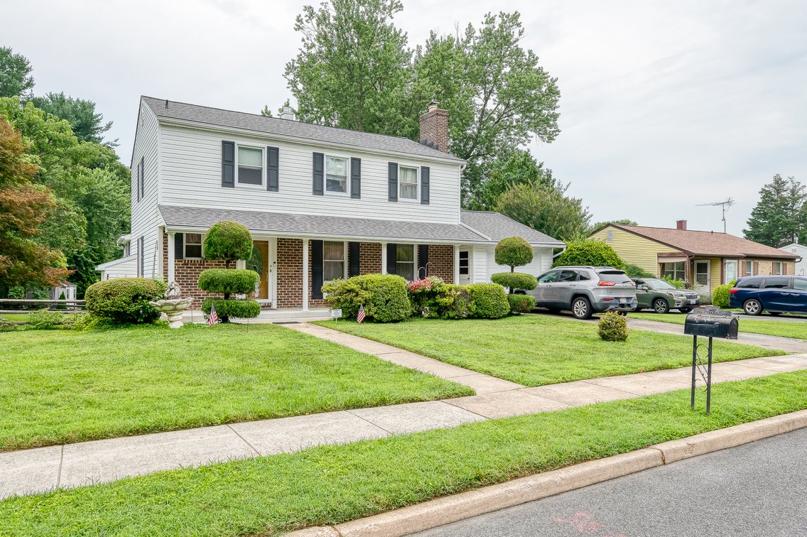 Image for 2-STORY COLONIAL STYLE HOME W/ COVERED FRONT PORCH , ATT. 1-CAR GARAGE, & SPACIOUS/FENCED 0.32 +/- ACRE LOT