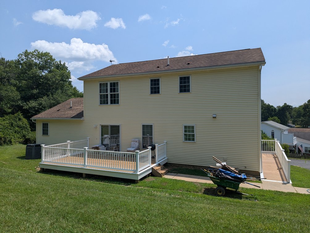 Image for 2-STORY COLONIAL STYLE VINYL & FORMSTONE HOME/ PRIVATE END-OF-STREET LOCATION/ 2,500 +/- SQ FT IMPROVED ABOVE GRADE LIVING AREA/ 4 BR 3.5 BATH/ 1.07 +/- AC LOT