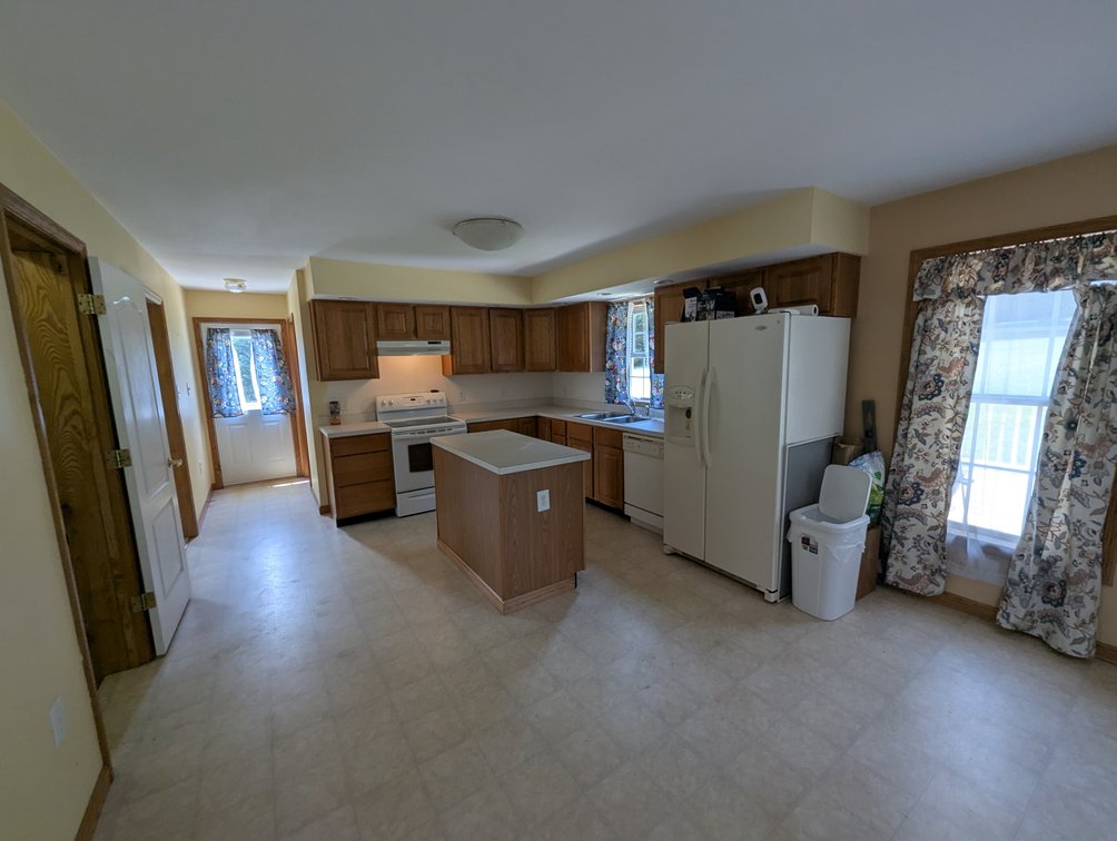 Image for 2-STORY COLONIAL STYLE VINYL & FORMSTONE HOME/ PRIVATE END-OF-STREET LOCATION/ 2,500 +/- SQ FT IMPROVED ABOVE GRADE LIVING AREA/ 4 BR 3.5 BATH/ 1.07 +/- AC LOT
