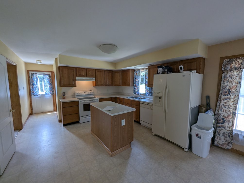 Image for 2-STORY COLONIAL STYLE VINYL & FORMSTONE HOME/ PRIVATE END-OF-STREET LOCATION/ 2,500 +/- SQ FT IMPROVED ABOVE GRADE LIVING AREA/ 4 BR 3.5 BATH/ 1.07 +/- AC LOT