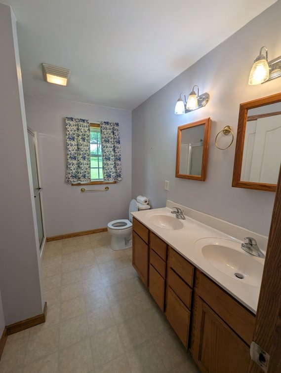 Image for 2-STORY COLONIAL STYLE VINYL & FORMSTONE HOME/ PRIVATE END-OF-STREET LOCATION/ 2,500 +/- SQ FT IMPROVED ABOVE GRADE LIVING AREA/ 4 BR 3.5 BATH/ 1.07 +/- AC LOT