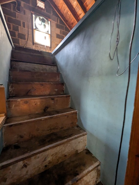 Image for ATTN: CONTRACTORS, INVESTORS, & RENOVATORS! RAISED RANCHER W/ ATT. 1-CAR GARAGE & DET. GARAGE WORKSHOP W/ HEAT ON PRIVATE .34 +/- AC LOT