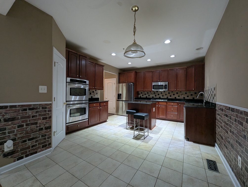 Image for SPACIOUS LUXURY 4 BR, 3.5 BATH EOG TOWNHOME W/ 2-CAR GARAGE/ 4,000 +/- SF LIVING SPACE