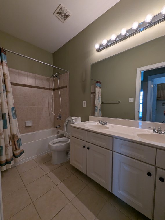 Image for SPACIOUS LUXURY 4 BR, 3.5 BATH EOG TOWNHOME W/ 2-CAR GARAGE/ 4,000 +/- SF LIVING SPACE