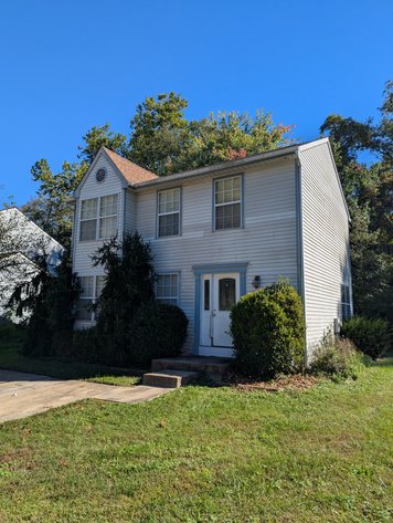 3 BR, 2.5 BATH, 2-STORY HOME W/ 16' X 10' OUTBUILDING