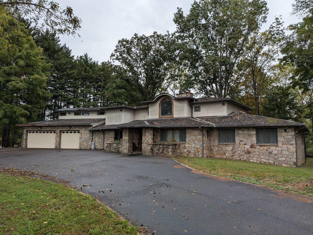 Image for 3 BR, 4 BATH CUSTOM HOME W/ 3-CAR GARAGE