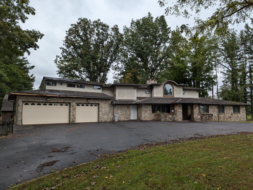 Image for 3 BR, 4 BATH CUSTOM HOME W/ 3-CAR GARAGE