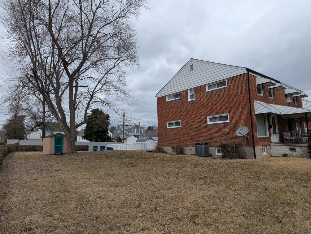 Image for CLEAN 3BR BRICK SEMI-DETACHED HOME