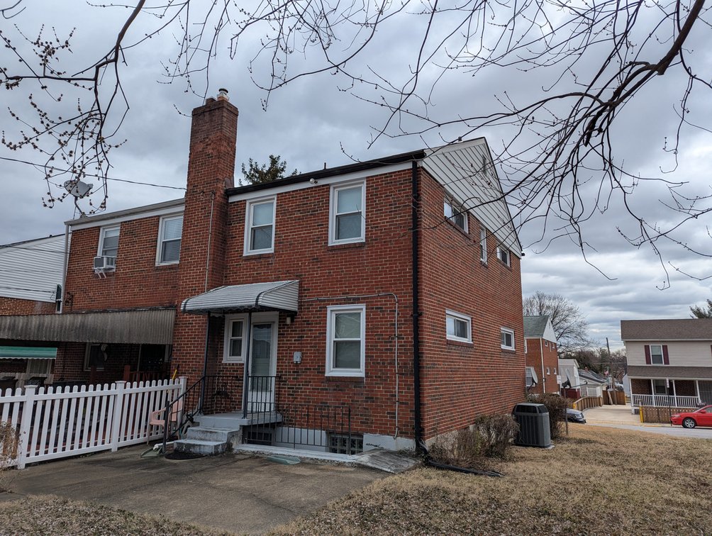 Image for CLEAN 3BR BRICK SEMI-DETACHED HOME
