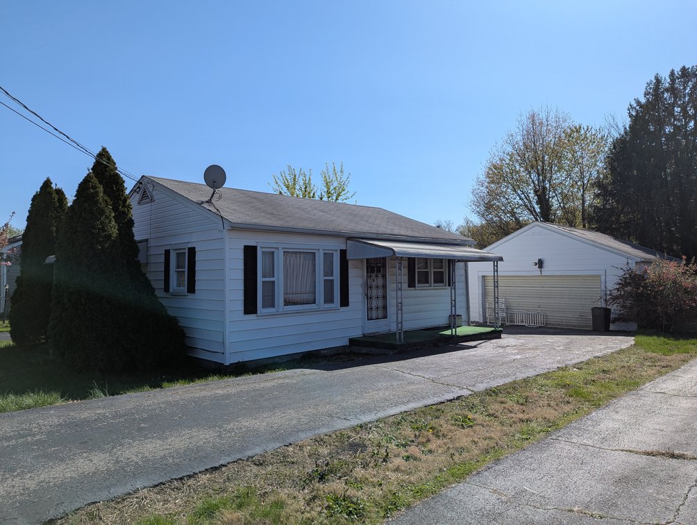 Image for 2 BEDROOM VINYL SIDED BUNGALOW W/ 2-CAR DET. GARAGE