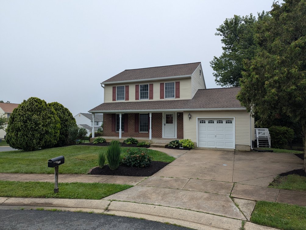 Image for CLEAN 2-STORY COLONIAL W/ ATT. 1-CAR GARAGE 3 BR, 2.5 BATH/ 0.22 +/- AC/ CORNER LOCATION