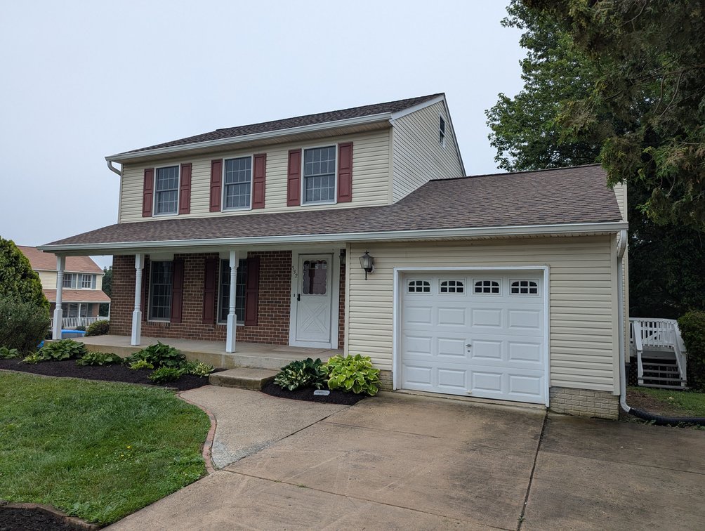 Image for CLEAN 2-STORY COLONIAL W/ ATT. 1-CAR GARAGE 3 BR, 2.5 BATH/ 0.22 +/- AC/ CORNER LOCATION
