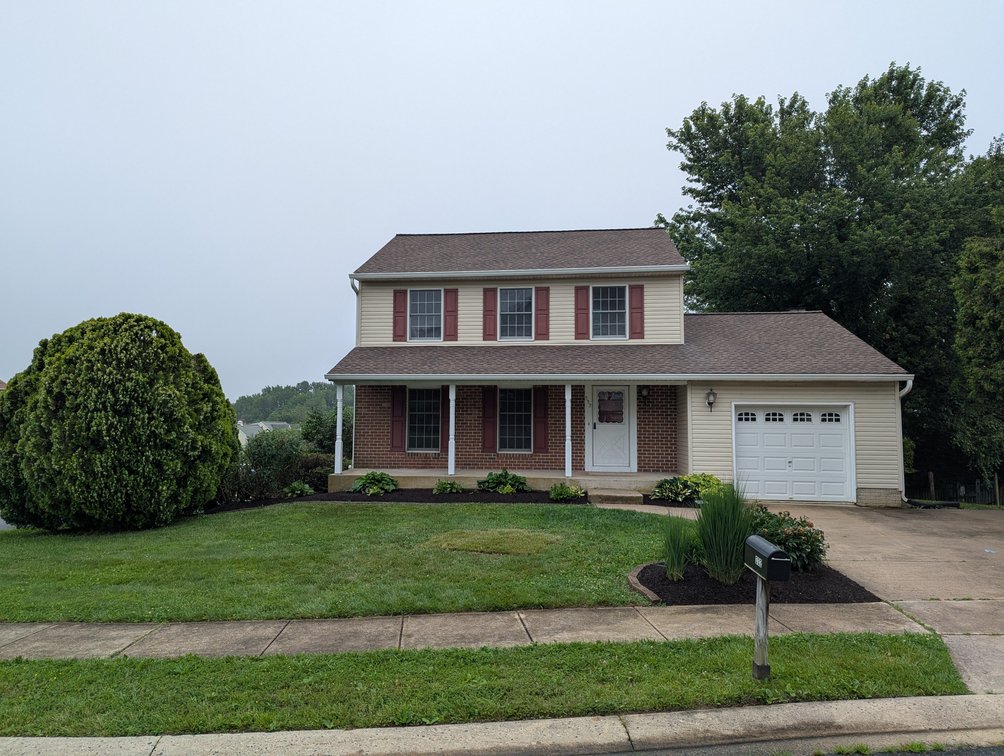 Image for CLEAN 2-STORY COLONIAL W/ ATT. 1-CAR GARAGE 3 BR, 2.5 BATH/ 0.22 +/- AC/ CORNER LOCATION