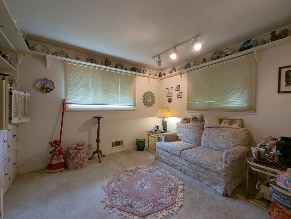 Image for 4 BR, 2.5 BATH BRICK RANCHER/ 2004 MERCURY GRAND MARQUIS, COLLECTIBLES, FURNITURE, HOUSEHOLD ITEMS, & GLASSWARE TBS SM/LG LOTS