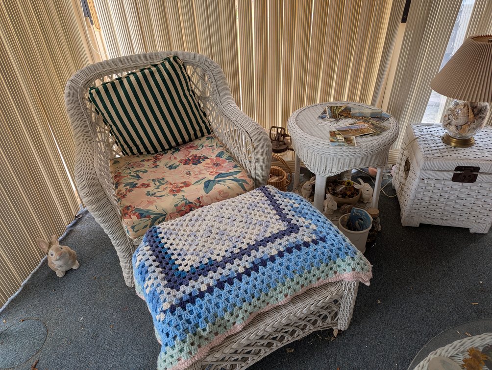 Image for 4 BR, 2.5 BATH BRICK RANCHER/ 2004 MERCURY GRAND MARQUIS, COLLECTIBLES, FURNITURE, HOUSEHOLD ITEMS, & GLASSWARE TBS SM/LG LOTS