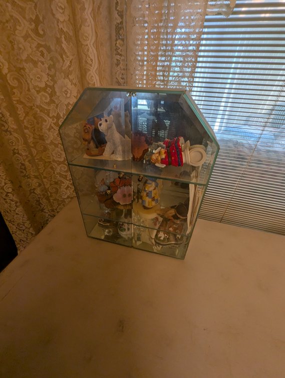 Image for 4 BR, 2.5 BATH BRICK RANCHER/ 2004 MERCURY GRAND MARQUIS, COLLECTIBLES, FURNITURE, HOUSEHOLD ITEMS, & GLASSWARE TBS SM/LG LOTS