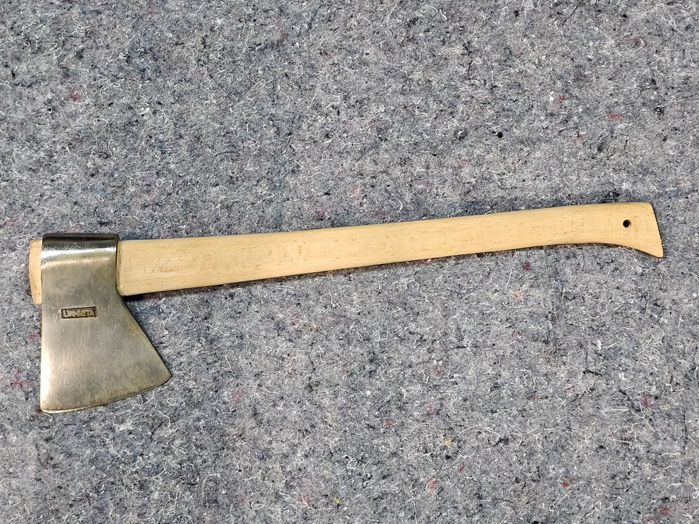 Axe