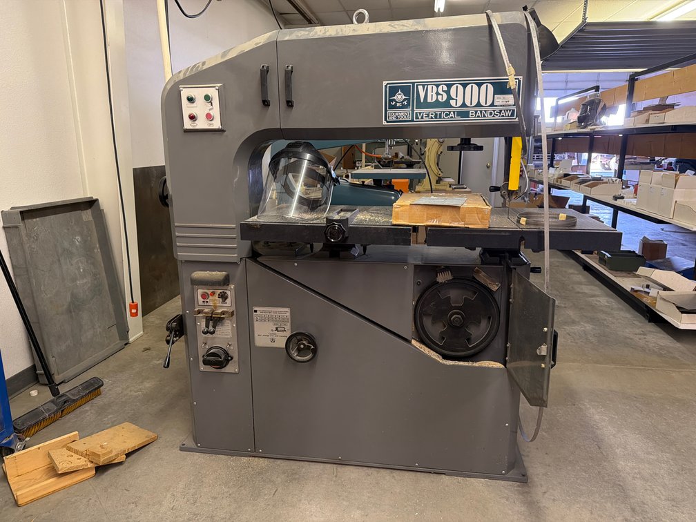 Jet VBS 900 vertical band saw