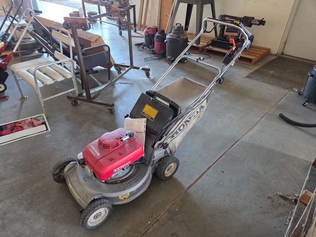 Honda hr215 lawnmower