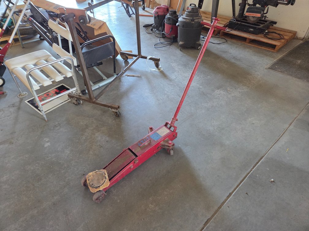 Jet 1.5 ton floor jack