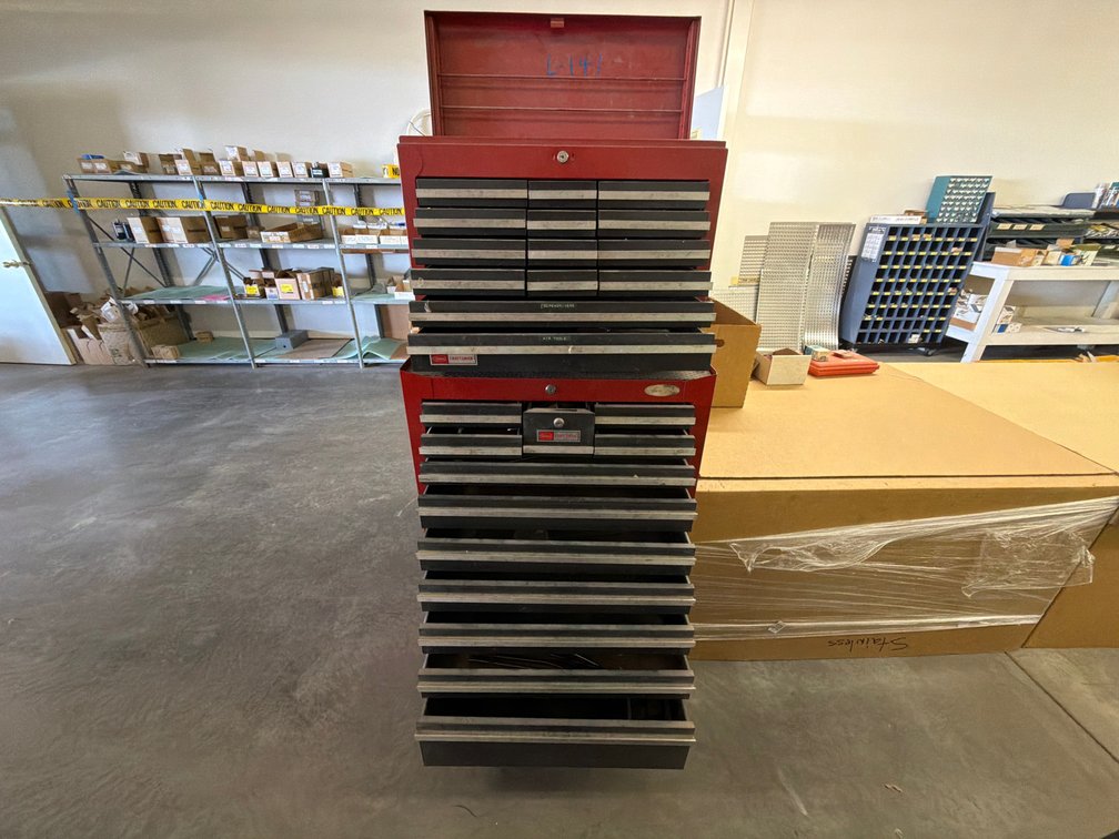 Craftsman top and bottom roll around tool box