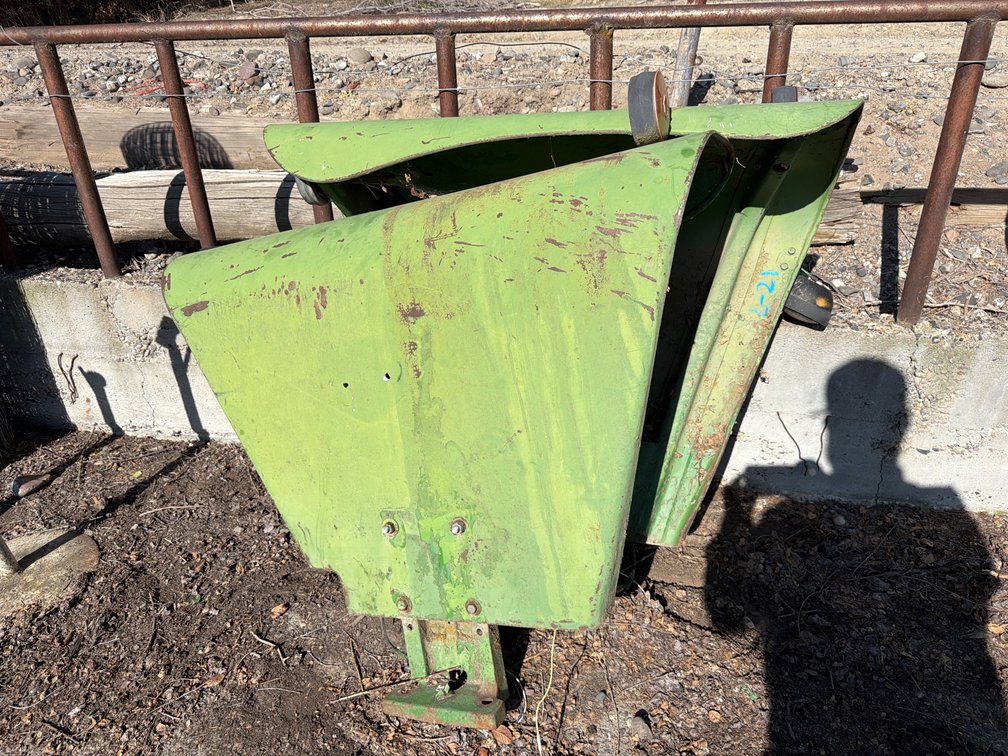 20 series tractor fenders