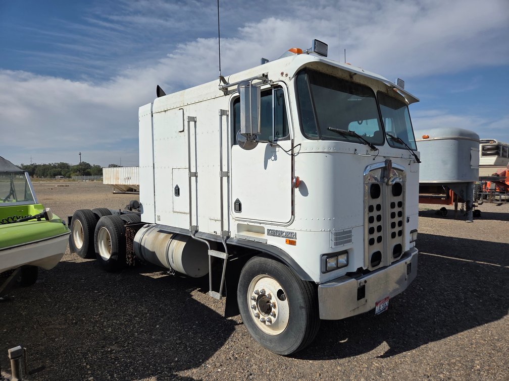 1987 Kenworth cabover truck, 1XKEDB9X3HJ370388.