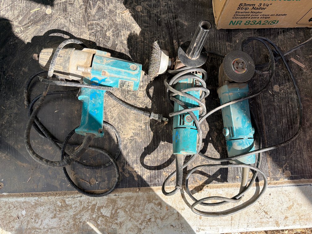 Makita 4" corded angle grinder