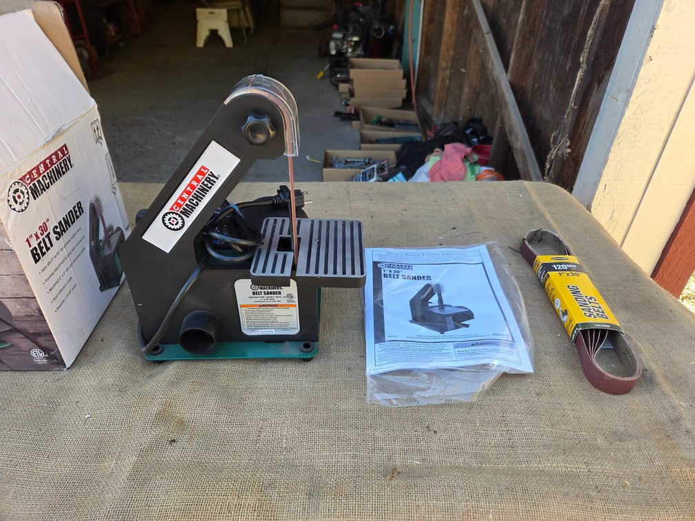Central Machinery 1" belt sander NEW