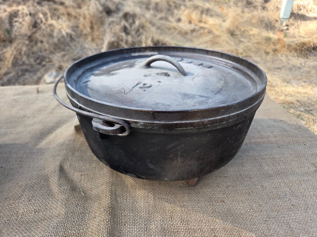 Lodge 12 cast iron Dutch oven