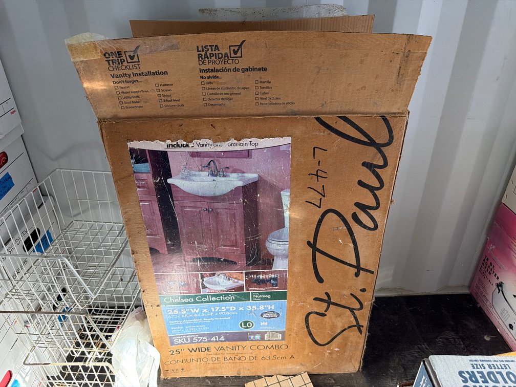 25" vanity w sink NEW