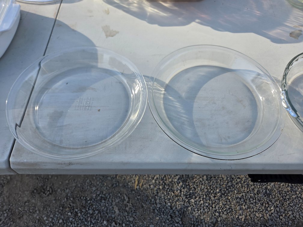 4- Pyrex pie dishes