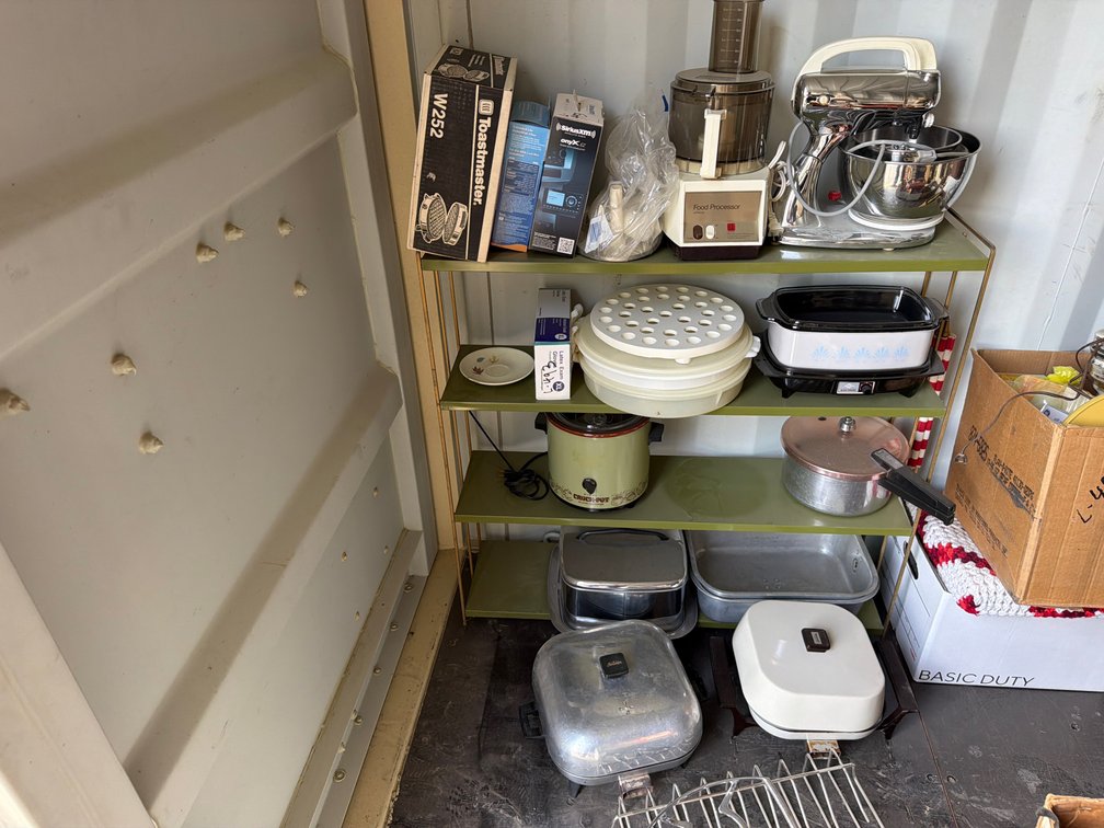 Hamilton Beach mixer,.food processor, crock pots
