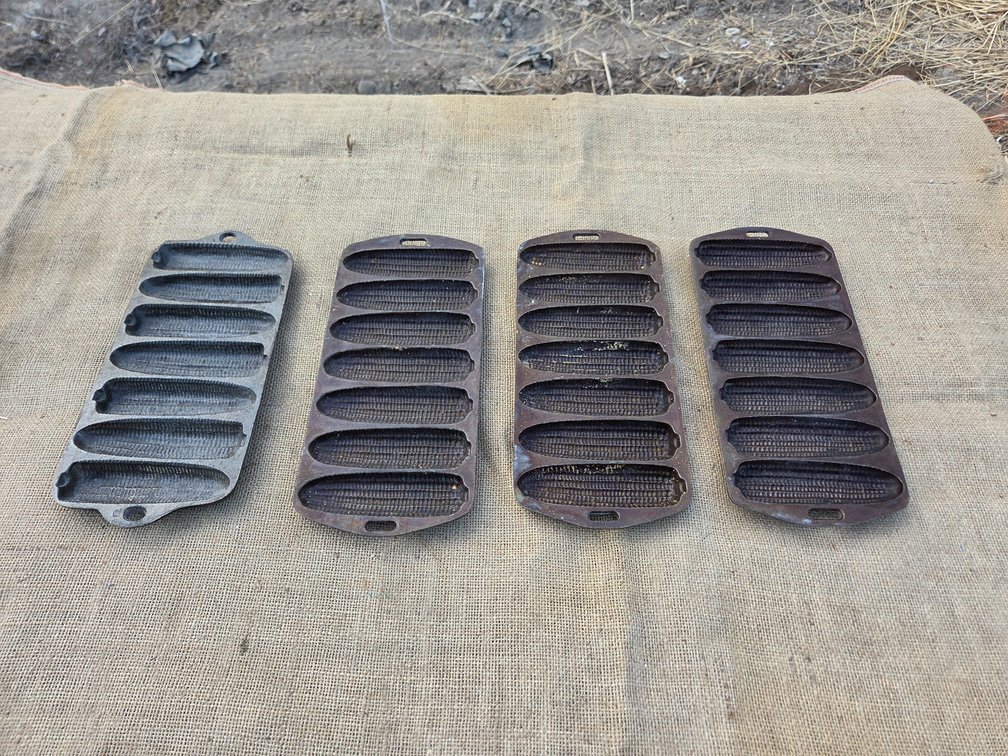 4 corn bread pans