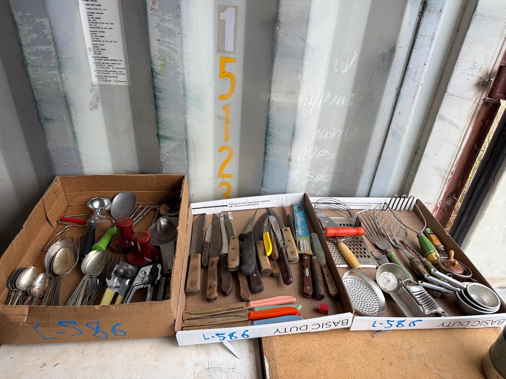 kitchen utensils, silver flatware