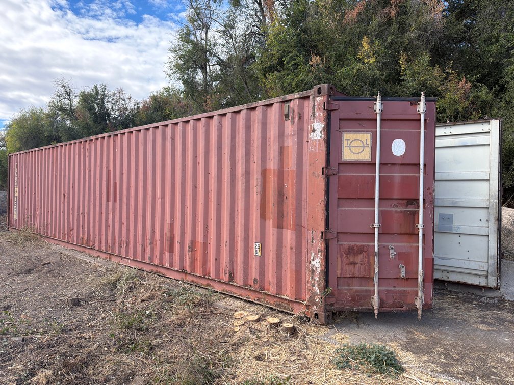 40' storage container BUYER RESPONSIBLE TO LOAD, NOT TO BE PICKED UP BEFORE SATURDAY 3P.M. NOVEMBER 14TH
